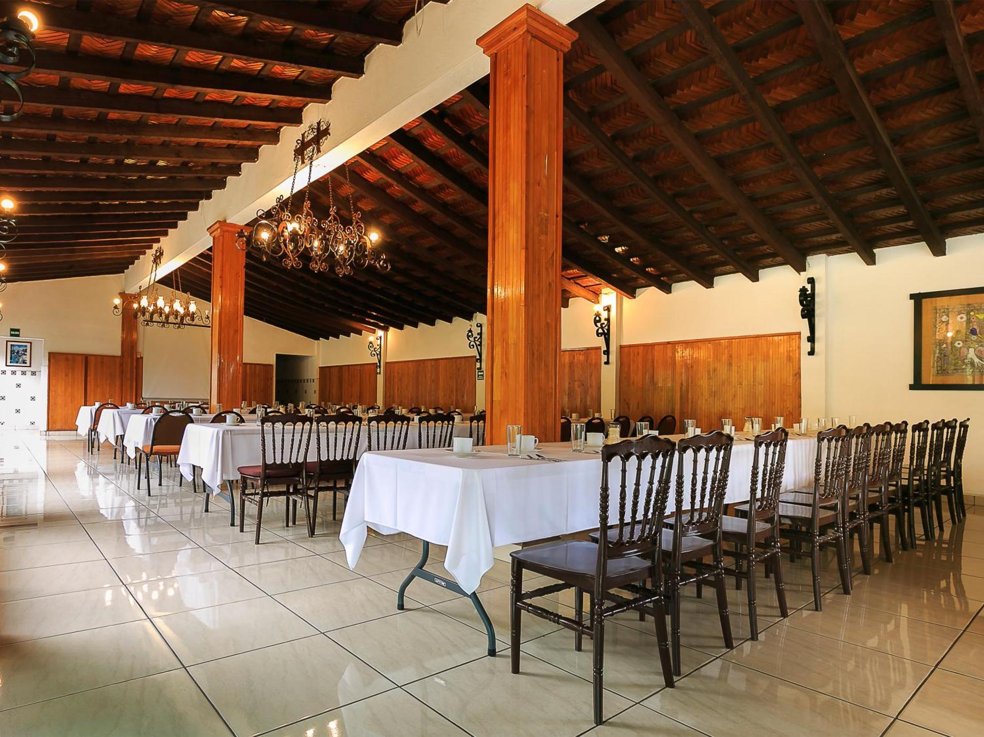 Hotel Pie De La Sierra Uruapan  Экстерьер фото