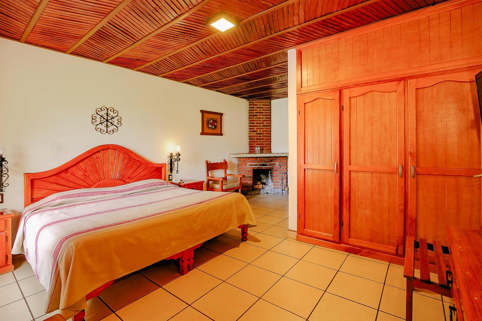 Hotel Pie De La Sierra Uruapan  Экстерьер фото